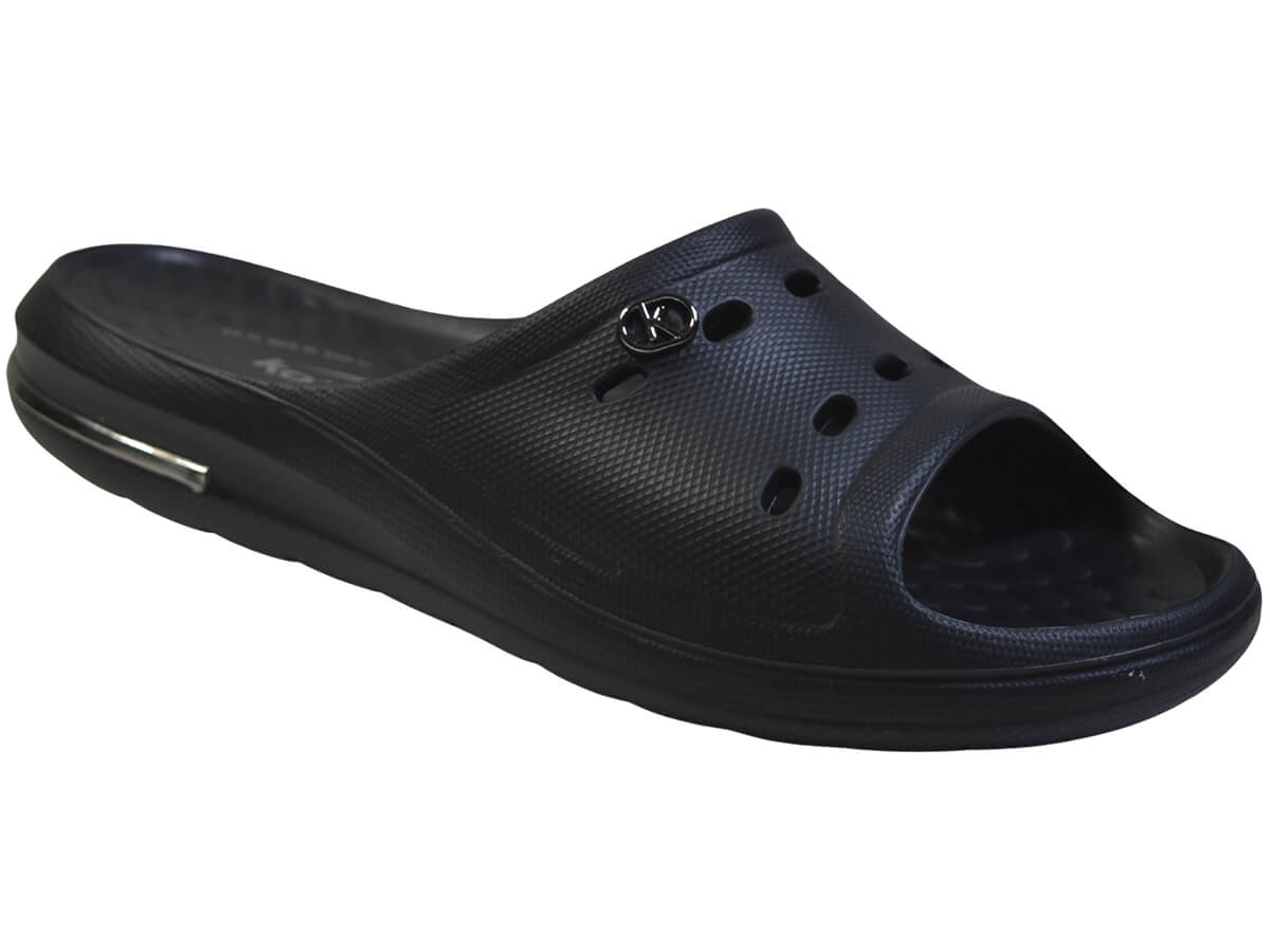 Chinelo Kolosh